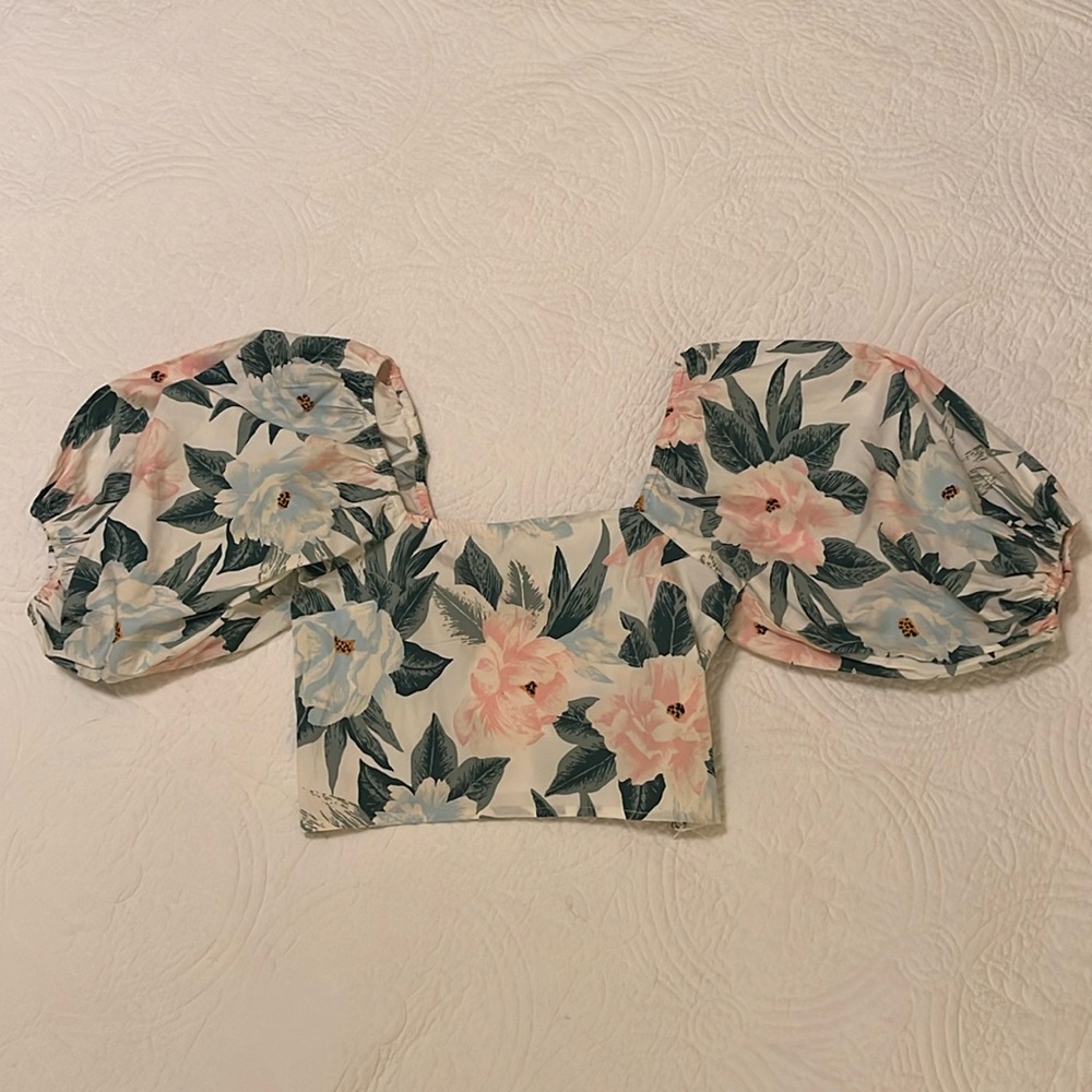 🌸Billabong x Salty Blonde 🌸 puff sleeve top 🌺